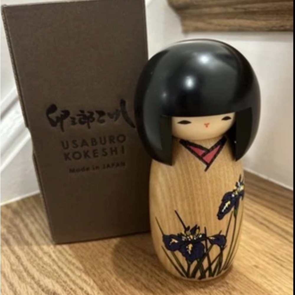 Usaburo Japanese Kokeshi Wooden Doll 5.5"H  Girl Iris Kimono Made in Japan